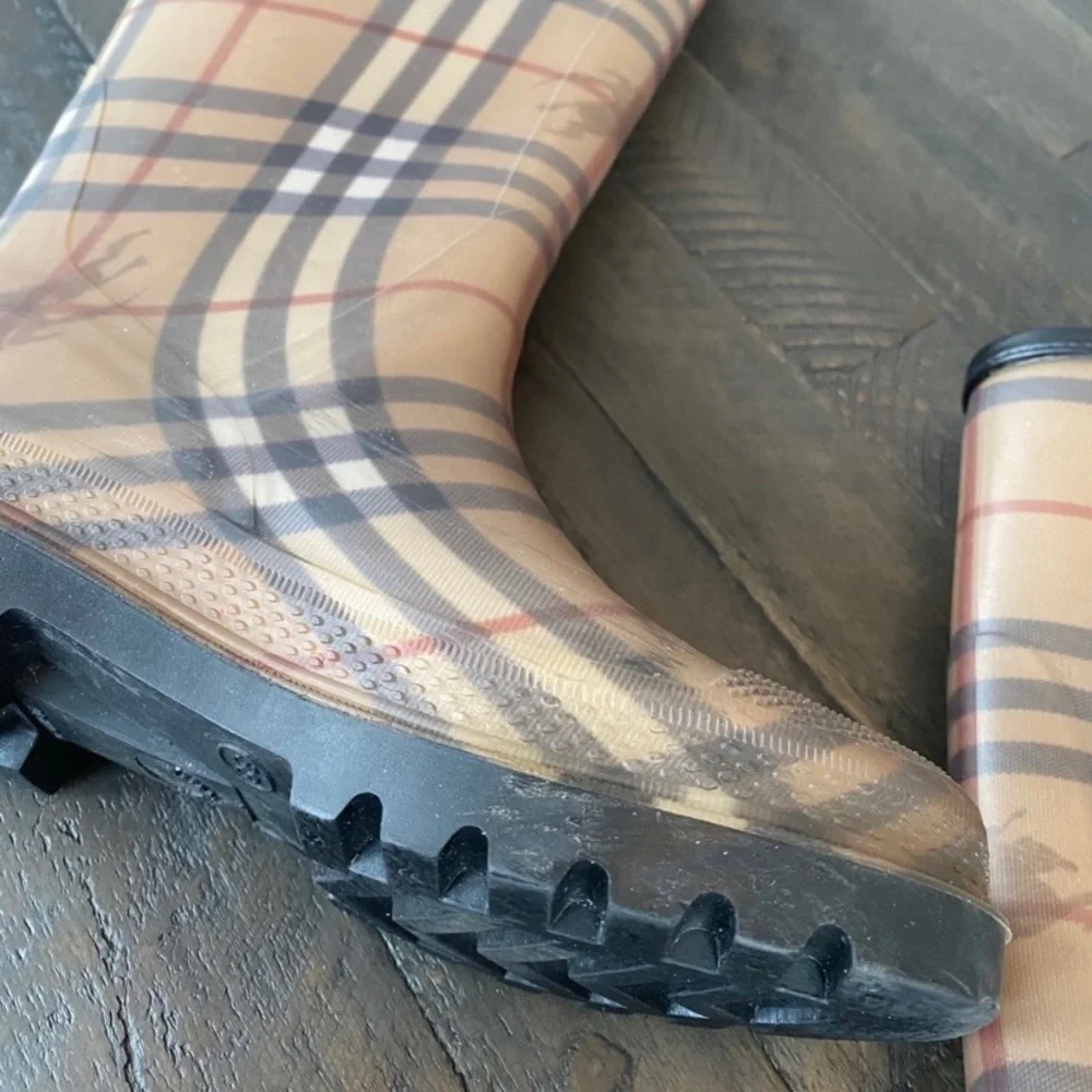 Burberry Nova Check Rain Boots - Picture 5 of 7
